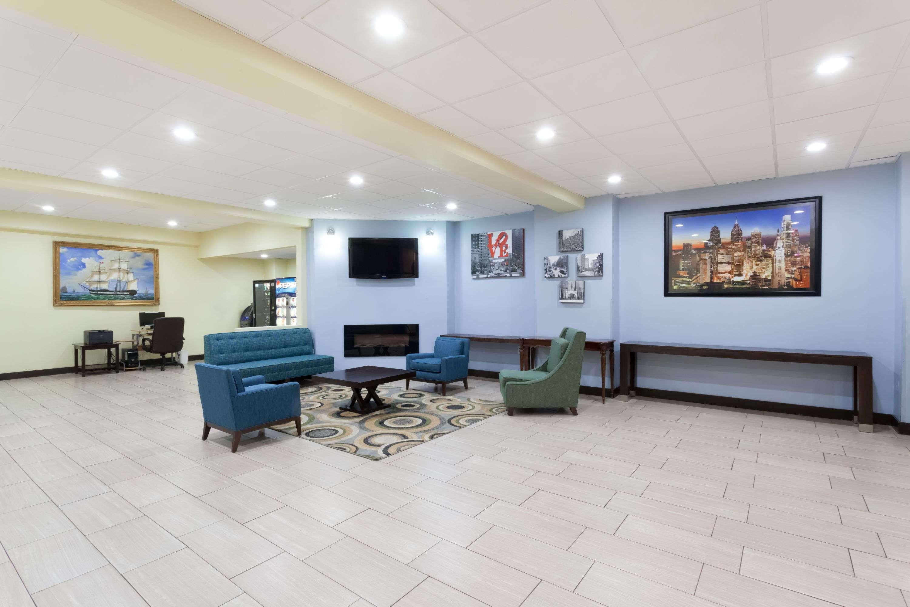 Comfort Inn Philadelphia International Airport West Chester Exterior photo