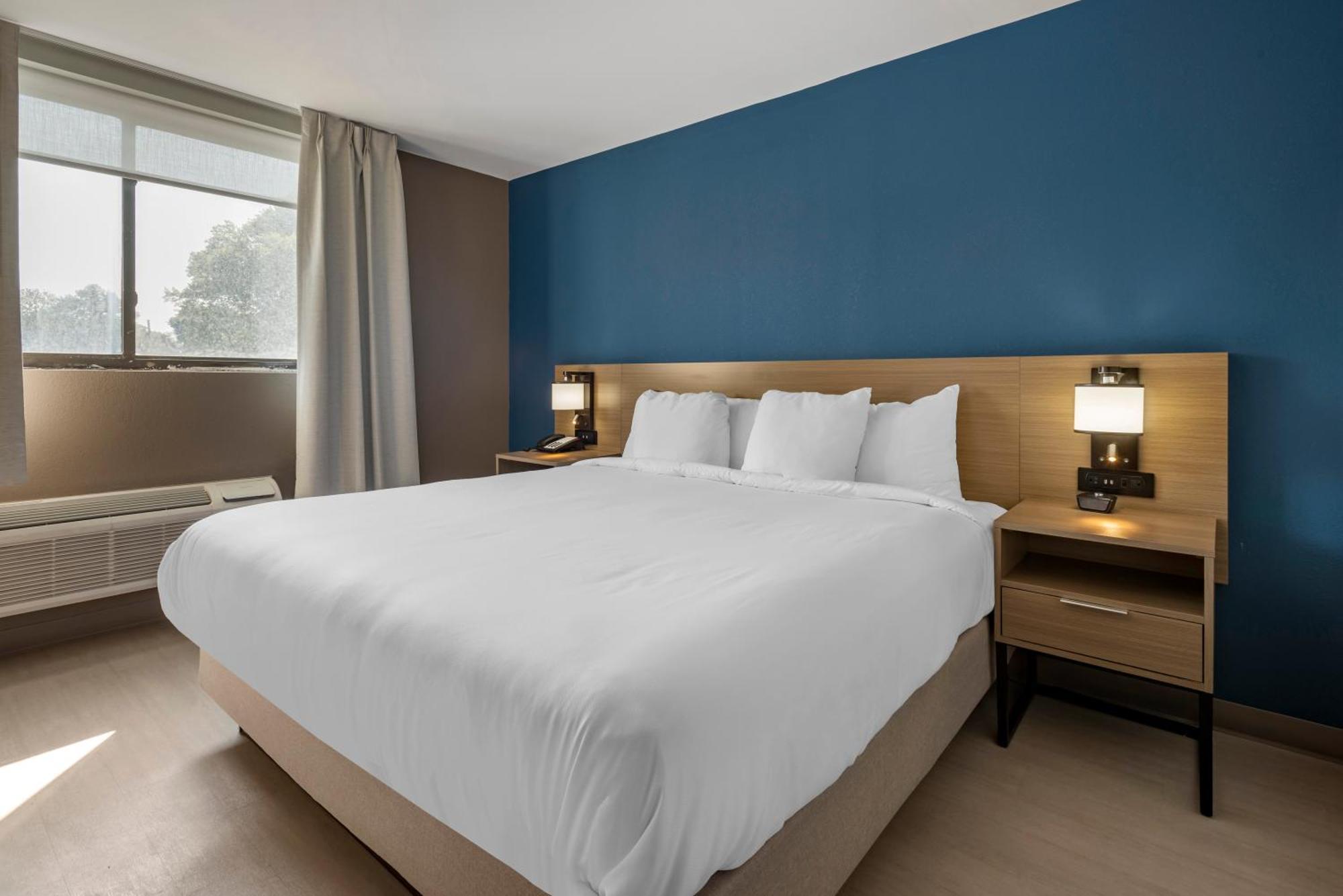 Comfort Inn Philadelphia International Airport West Chester Exterior photo