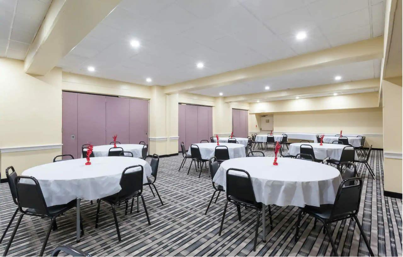 Comfort Inn Philadelphia International Airport West Chester Exterior photo